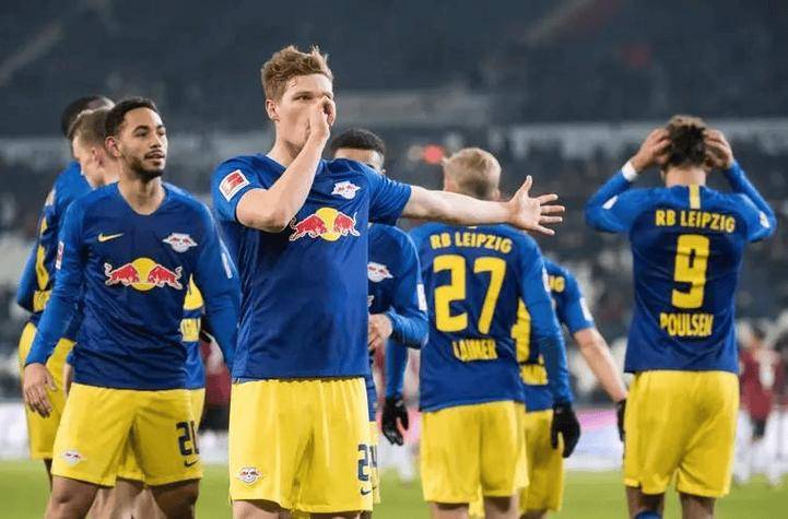 汉诺威主场比赛取胜,球队表现出色 汉诺威主场比赛取胜,球队表现出色