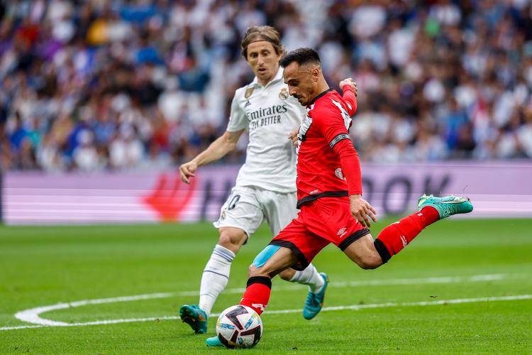 九游体育app-巴伦西亚主场大胜，反弹壮烈