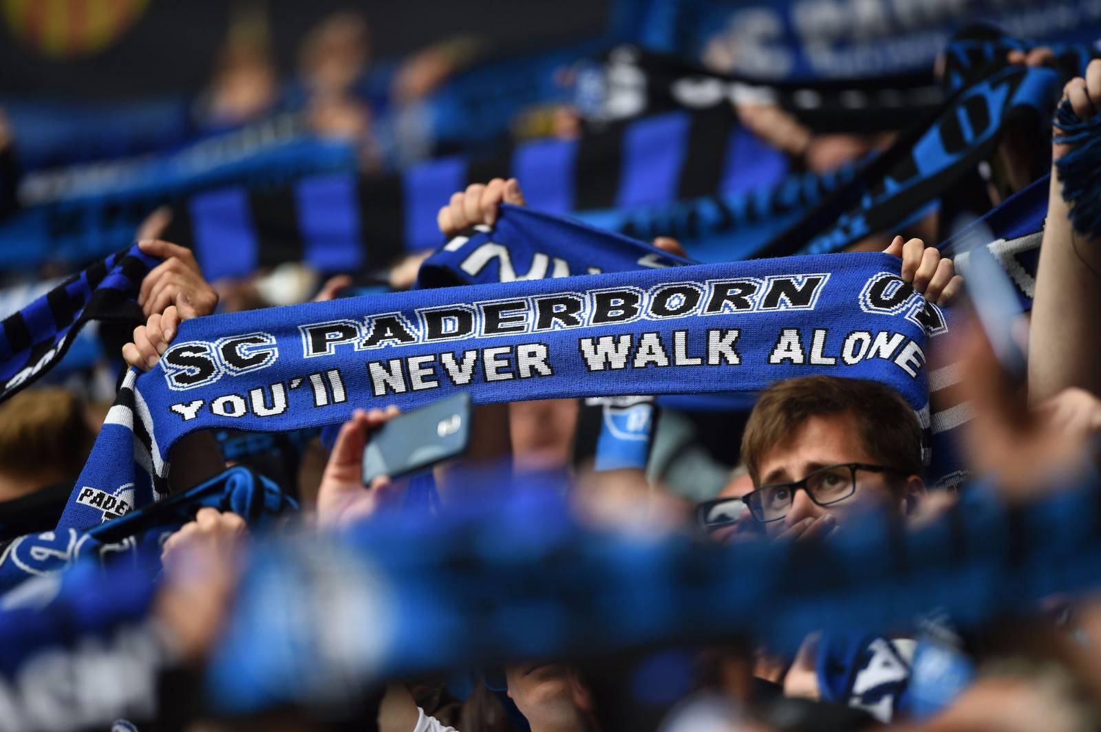 沙尔克客场艰难战平汉堡,保级形势严峻的简单介绍 沙尔克客场艰难战平汉堡,保级形势严峻的简单介绍