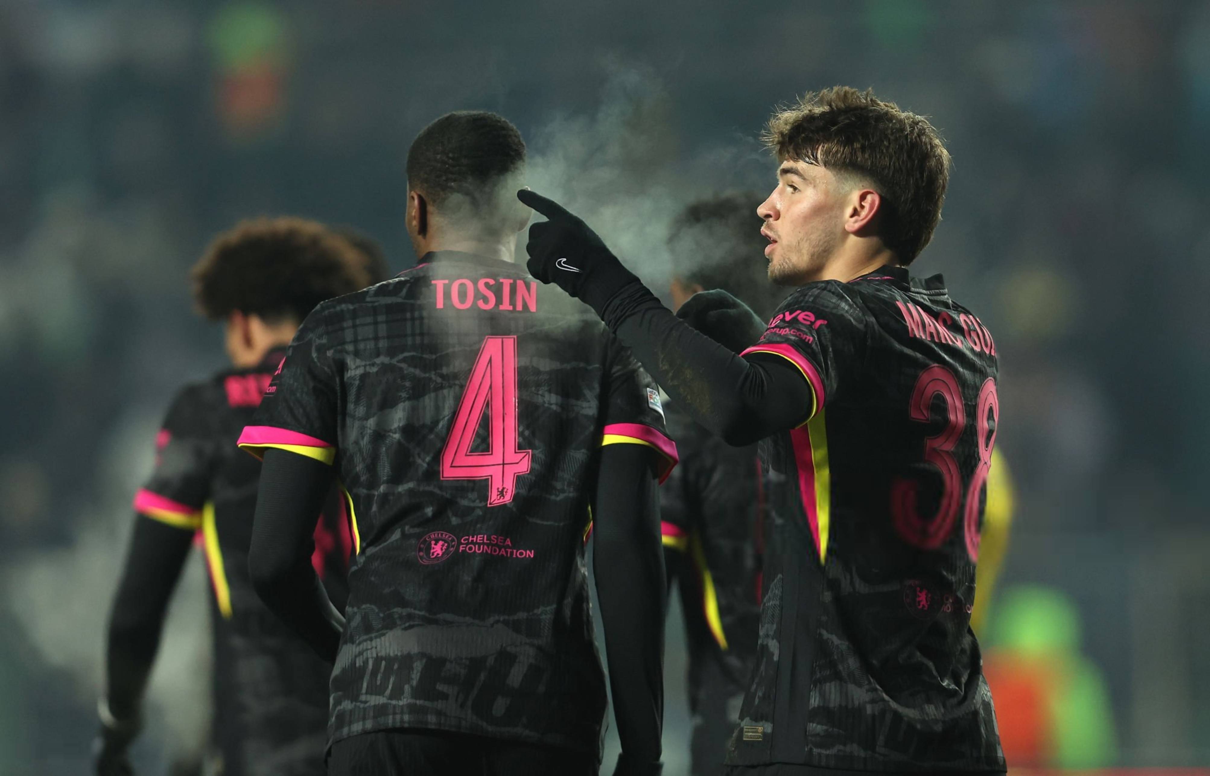 九游体育网页版登录入口-索尔仁宗稳重返回曼联欧冠冲关