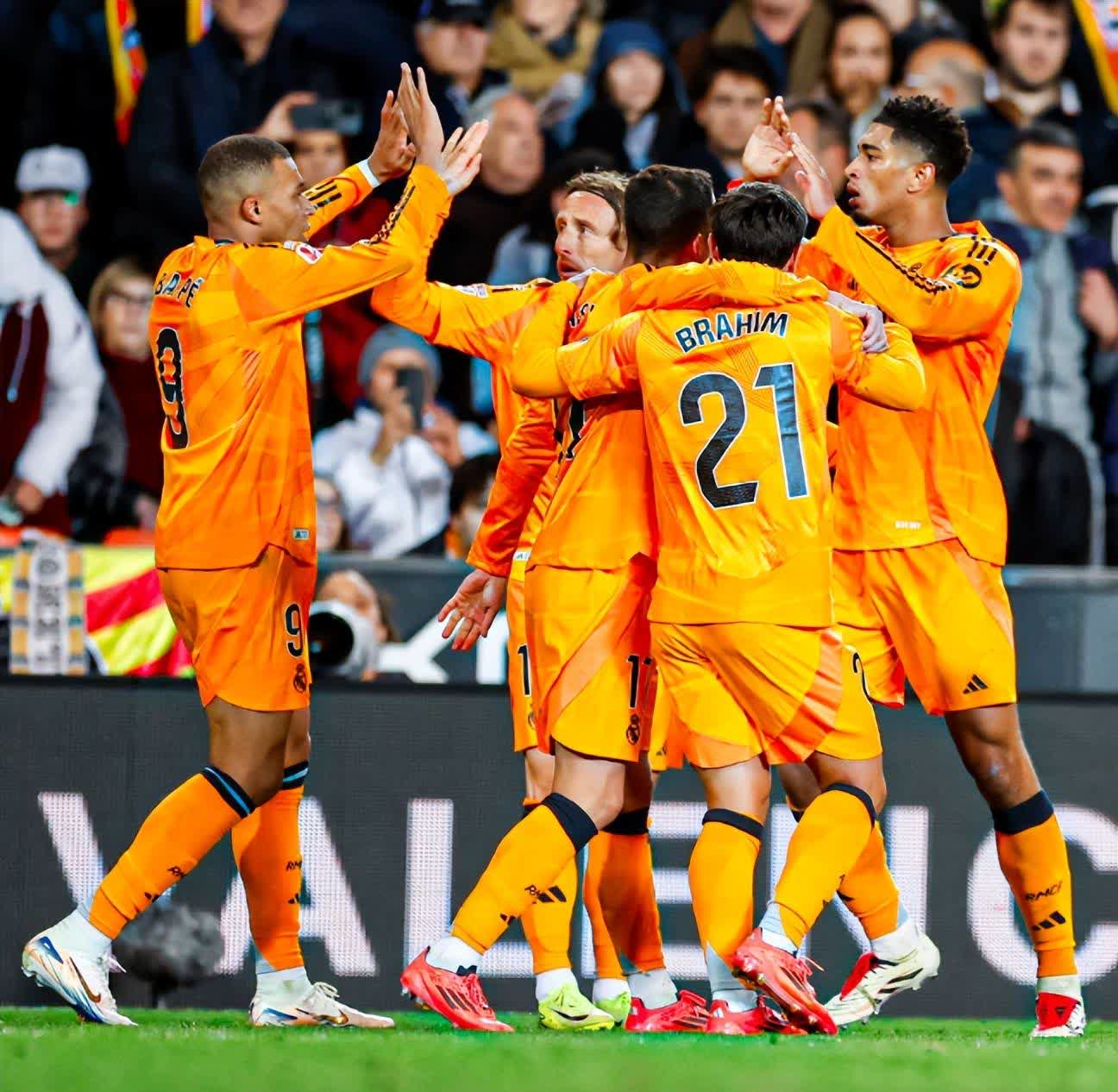 九游体育网页版入口-球队老将重返首发阵容，带领球队逆转胜利