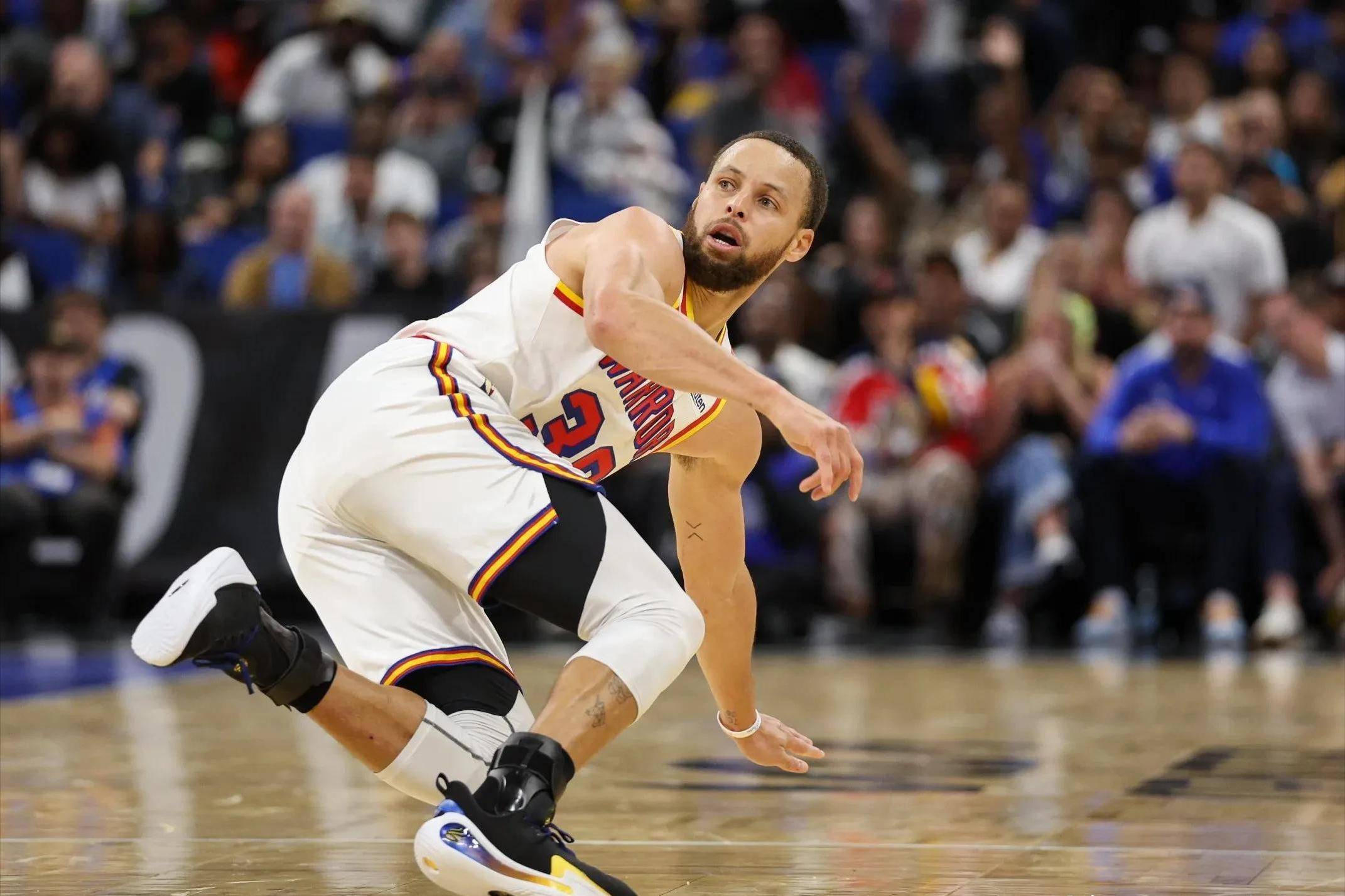 关于勇士遭遇伤病潮，库里成为最大担忧的信息