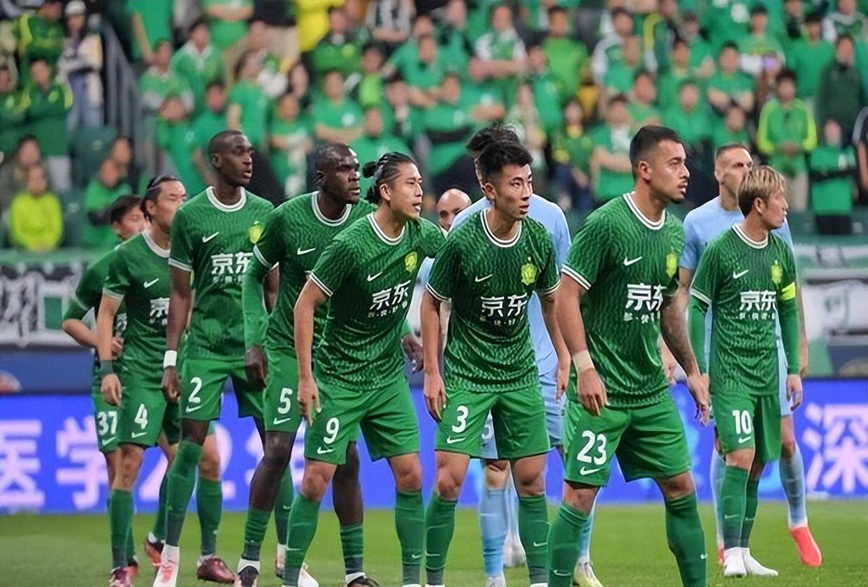 新赛季开幕，球队雄心勃勃！的简单介绍