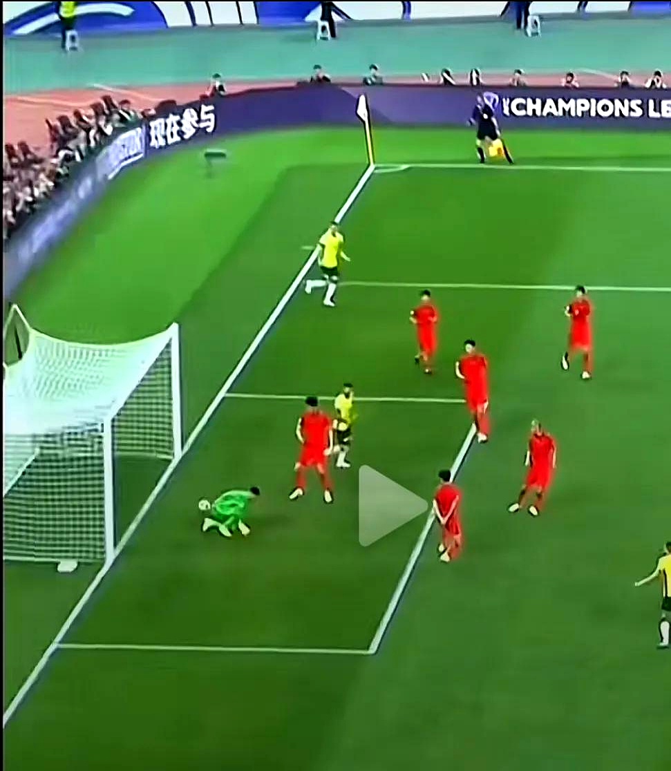 赛场记录精彩瞬间，球队实力难以捉摸的简单介绍