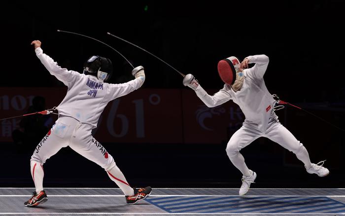 韩国男子击剑选手奋力拼搏