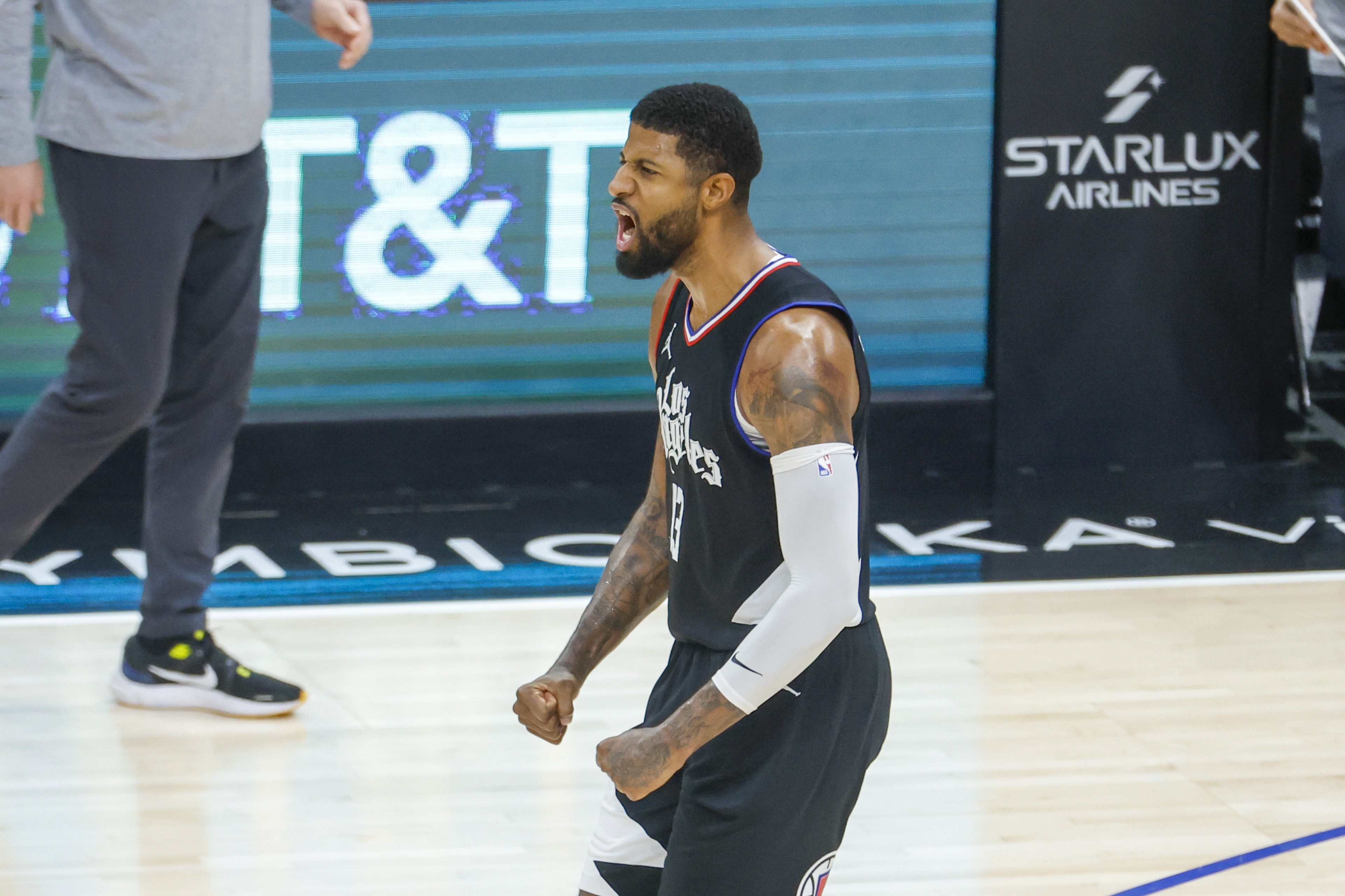 九游体育在线登录-快船再胜勇士，乔治全场高效攻破对手