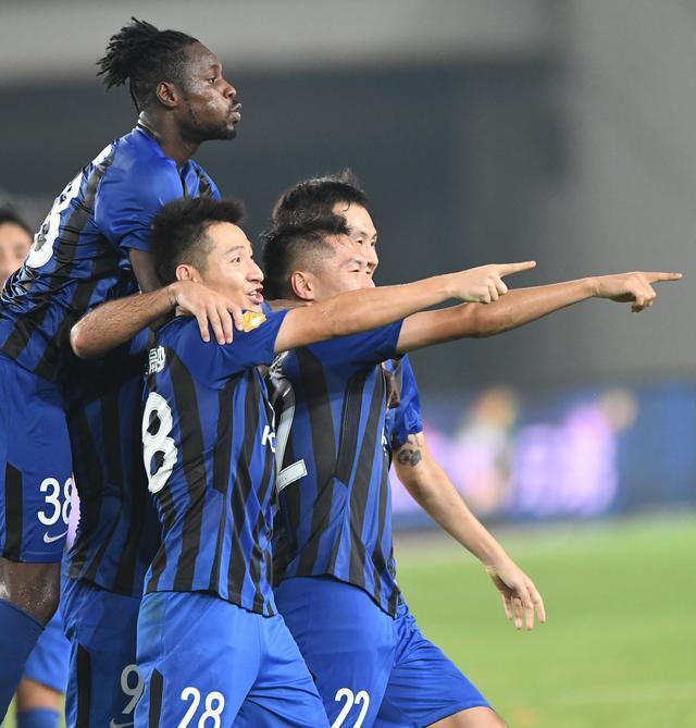 卡尔斯鲁厄疲于奔命，勒沃库森盯紧保级对手的简单介绍