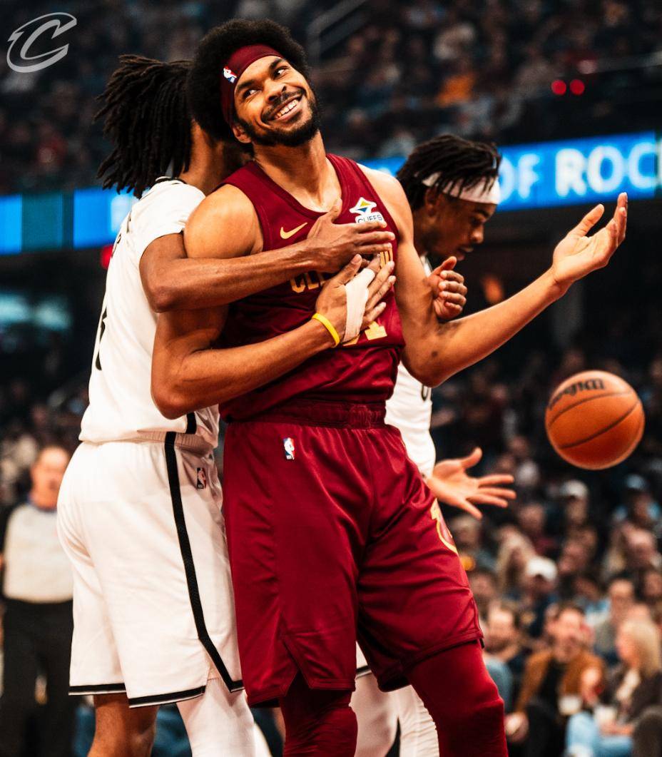 包含骑士外线飙进关键三分,率领球队逆转胜利的词条 包含骑士外线飙进关键三分,率领球队逆转胜利的词条