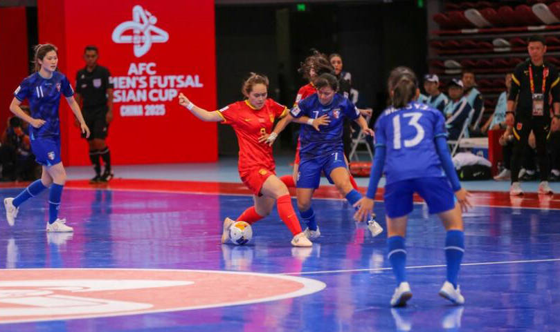 亚洲女子足球比赛中,中国队表现出色 亚洲女子足球比赛中,中国队表现出色