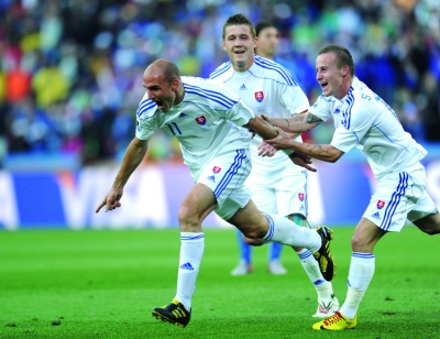 九游体育官网入口-关于斯洛伐克队在欧预赛中表现出色，令人刮目相看的信息