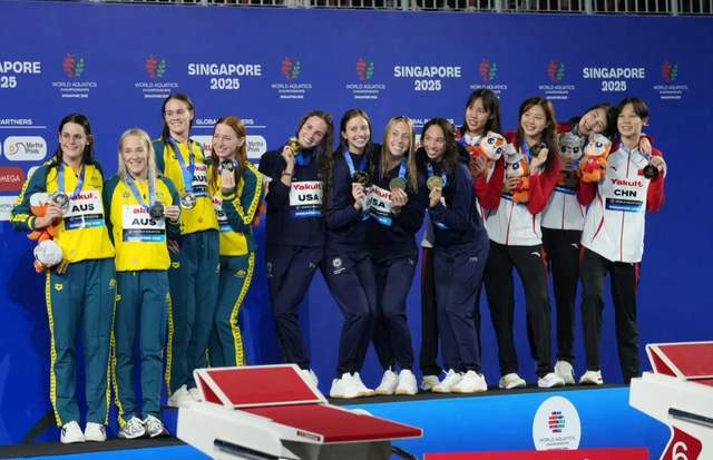 关于加勒比宝岛优秀游泳选手获佳绩，喜获奖牌的信息