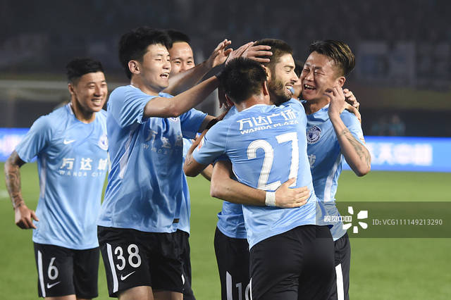 九游体育登录-大连一方不敌河南建业，面临困境