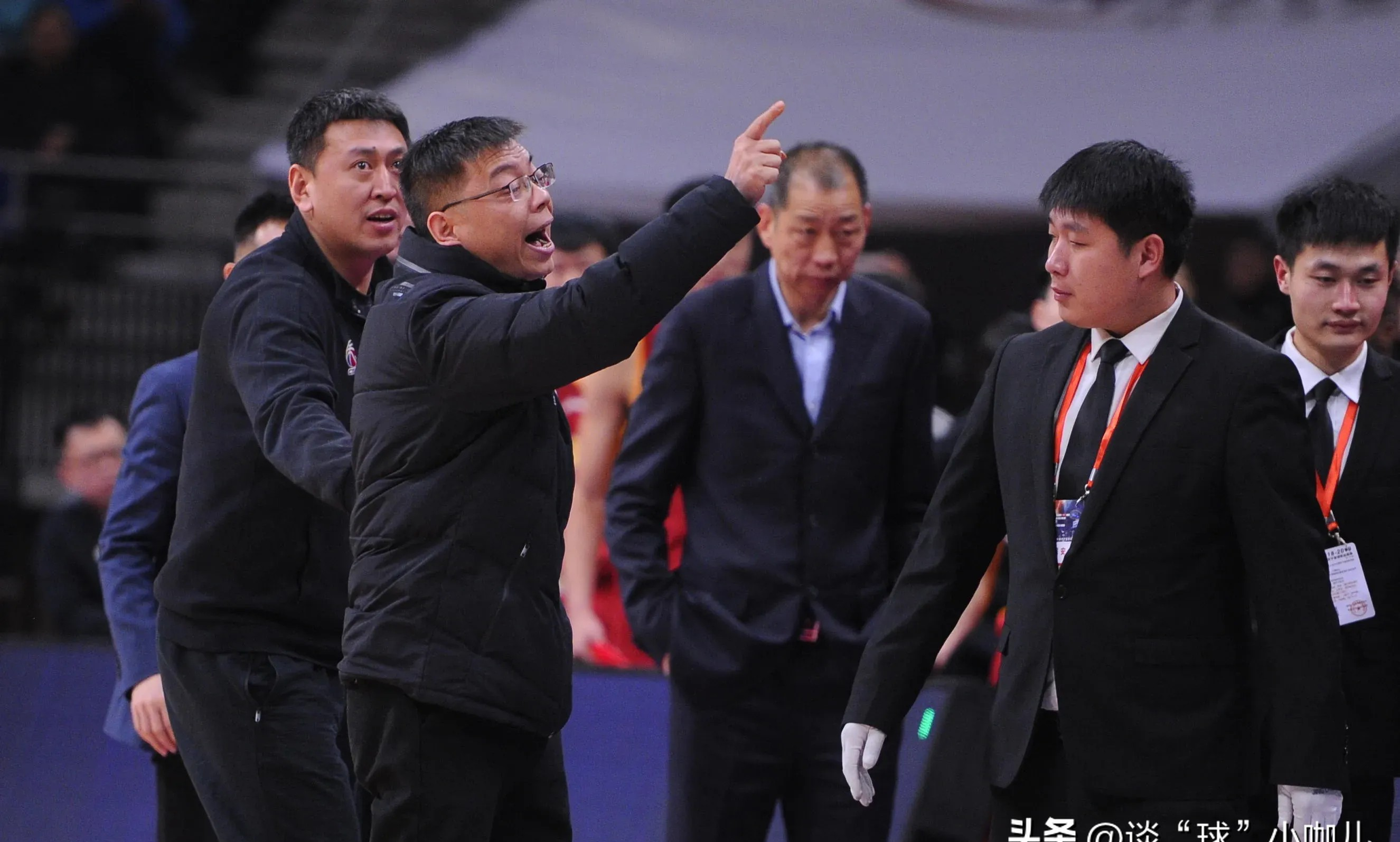 九游体育网页版入口-吉林队客场战平，表现出色获得一分的简单介绍