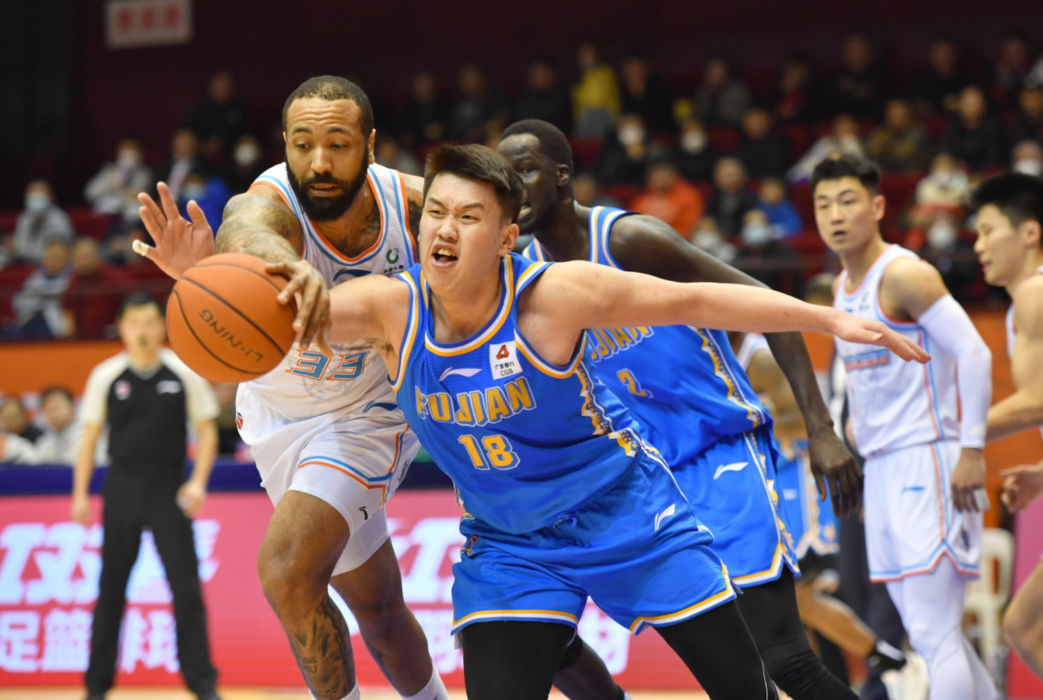 包含浙江男篮备战福建队，全队士气高涨的词条