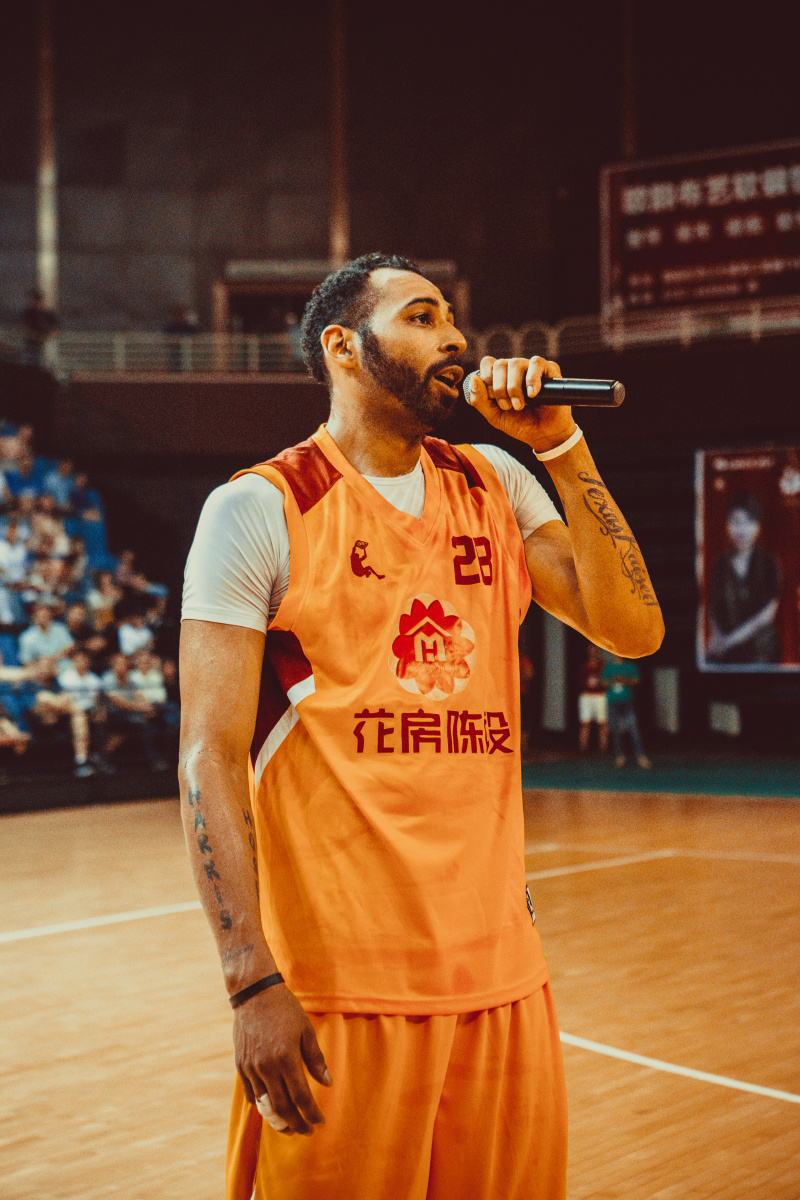 九游体育网页版登录入口-非洲篮球精英赛场热火开战，强队激战连场