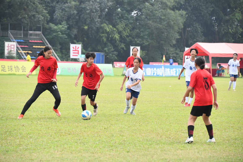 包含足球比赛赛场上火爆,实力对抗搏击精彩的词条 包含足球比赛赛场上火爆,实力对抗搏击精彩的词条