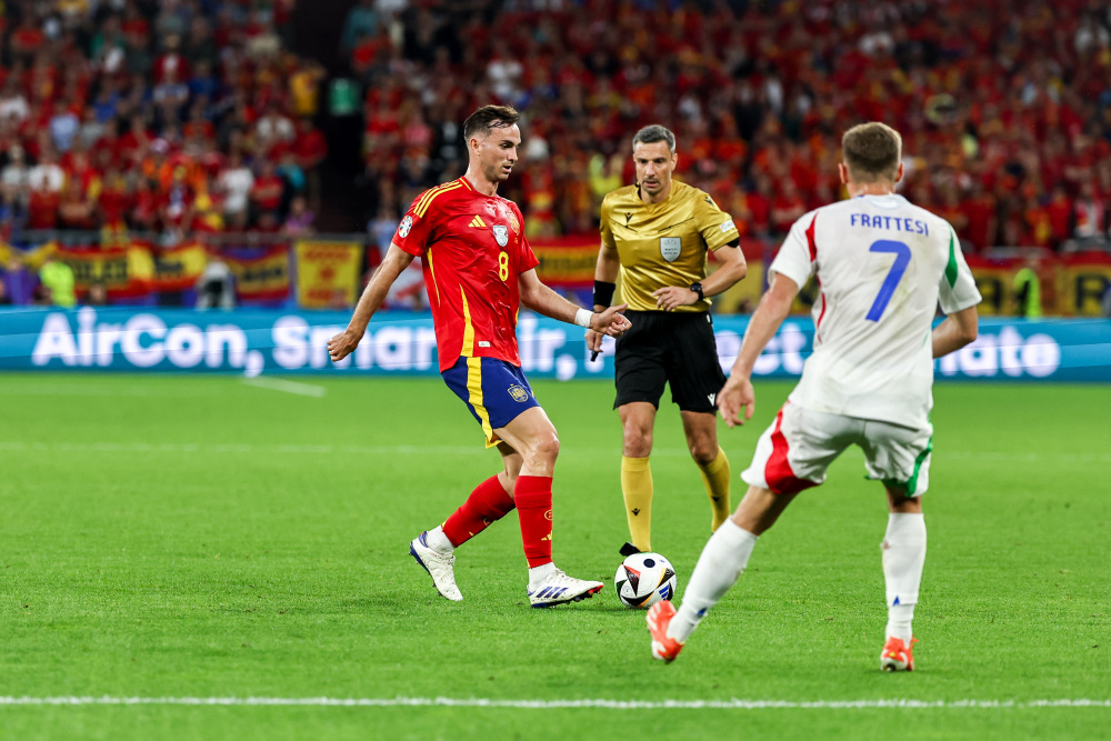 九游体育登录-英格兰队惨败荷兰，丹麦队击败法国晋级半决赛